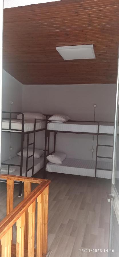 Royal Hostel Tiranë Ngoại thất bức ảnh
