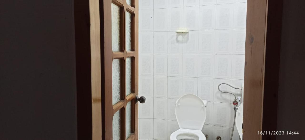 Royal Hostel Tiranë Ngoại thất bức ảnh