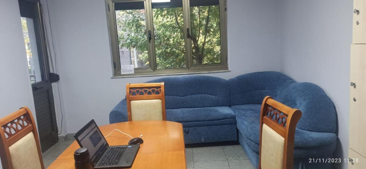 Royal Hostel Tiranë Ngoại thất bức ảnh