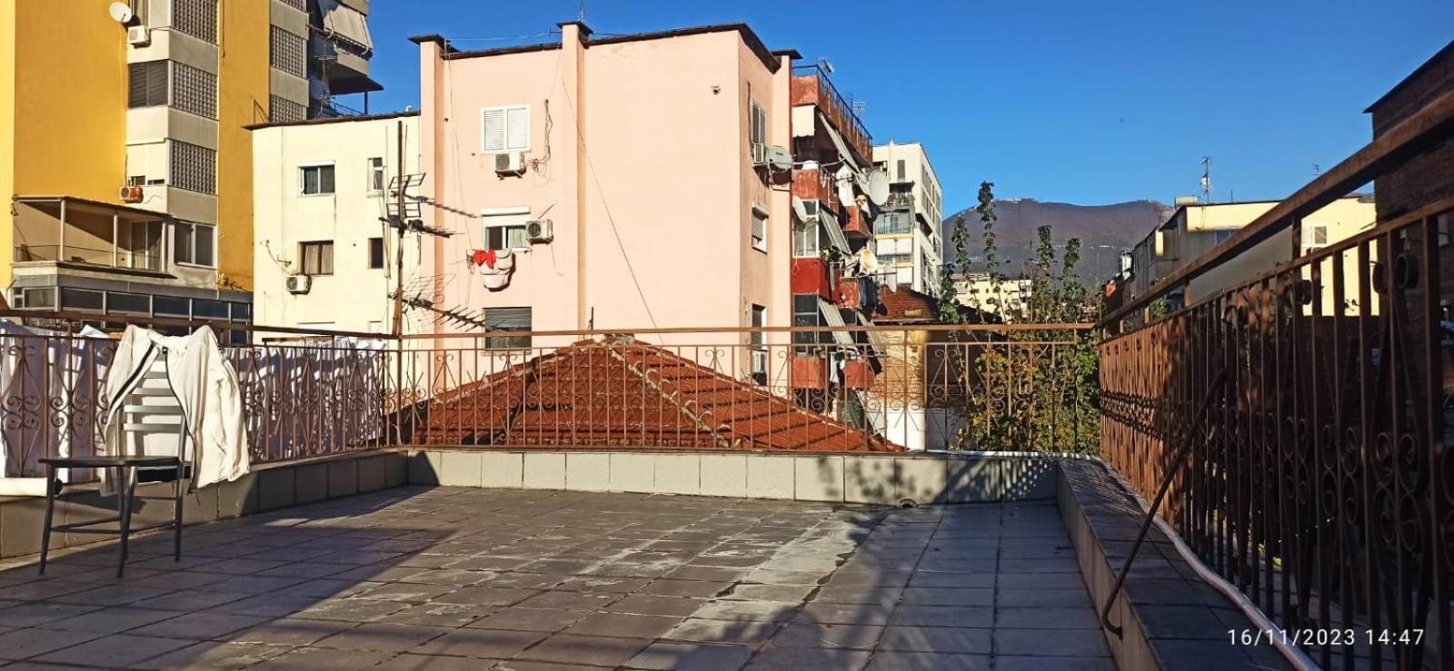 Royal Hostel Tiranë Ngoại thất bức ảnh