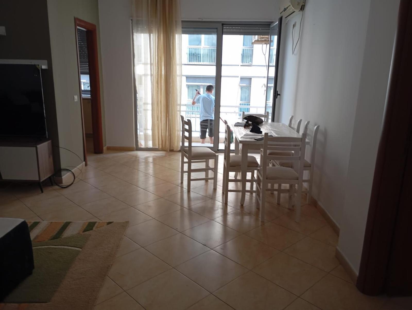 Royal Hostel Tiranë Ngoại thất bức ảnh