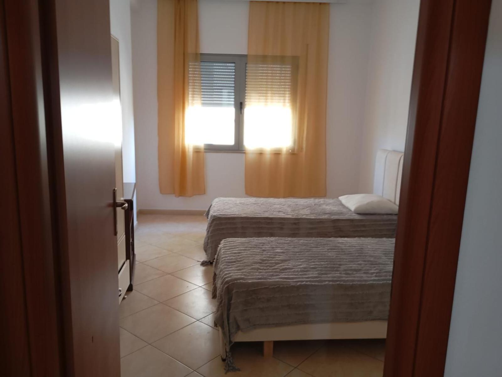 Royal Hostel Tiranë Ngoại thất bức ảnh