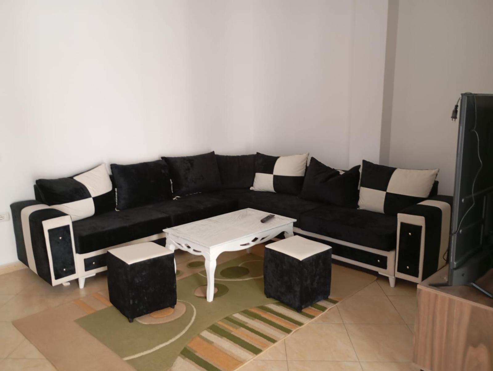 Royal Hostel Tiranë Ngoại thất bức ảnh