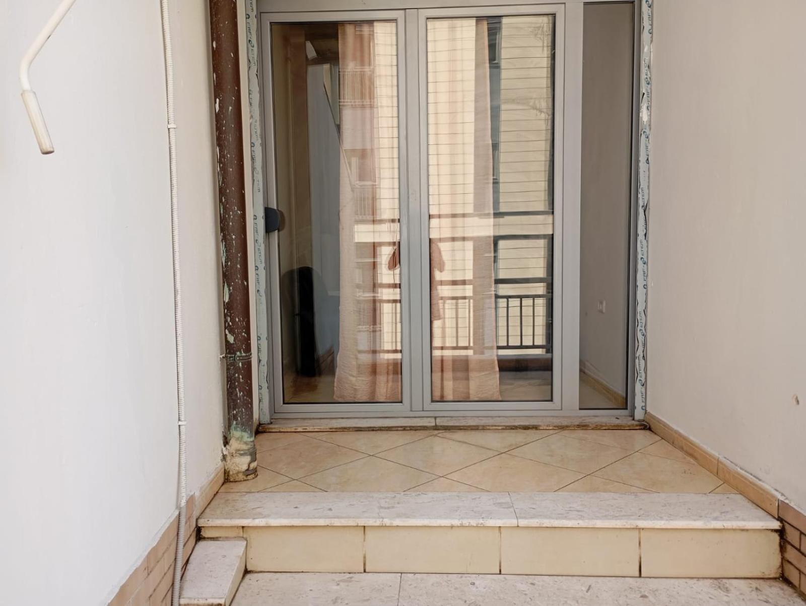 Royal Hostel Tiranë Ngoại thất bức ảnh