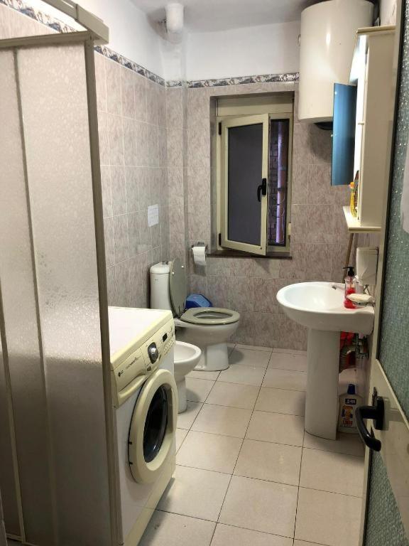 Royal Hostel Tiranë Ngoại thất bức ảnh